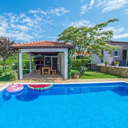 Clea Villa Buna
